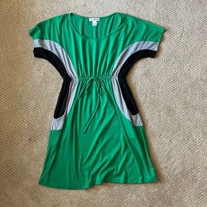 Casual retro vibe green short dress petite medium